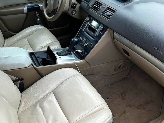 Вольво ХС90, объемом двигателя 2.4 л и пробегом 297 тыс. км за 13500 $, фото 3 на Automoto.ua