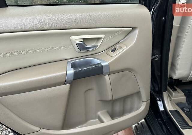 Вольво ХС90, объемом двигателя 2.4 л и пробегом 240 тыс. км за 17250 $, фото 24 на Automoto.ua