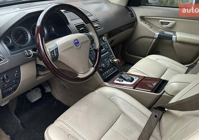 Вольво ХС90, объемом двигателя 2.4 л и пробегом 240 тыс. км за 17250 $, фото 23 на Automoto.ua