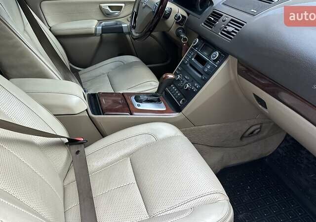 Вольво ХС90, объемом двигателя 2.4 л и пробегом 240 тыс. км за 17250 $, фото 15 на Automoto.ua