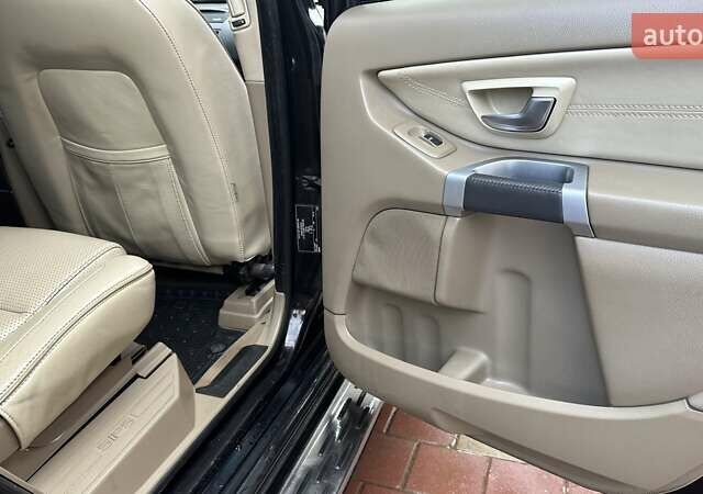 Вольво ХС90, объемом двигателя 2.4 л и пробегом 240 тыс. км за 17250 $, фото 16 на Automoto.ua