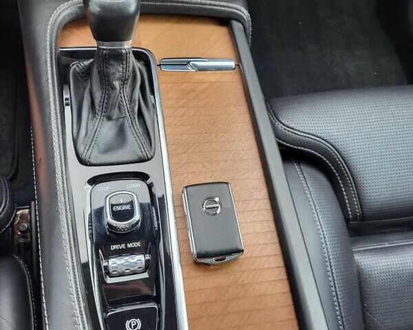 Вольво ХС90, объемом двигателя 2 л и пробегом 74 тыс. км за 27000 $, фото 18 на Automoto.ua