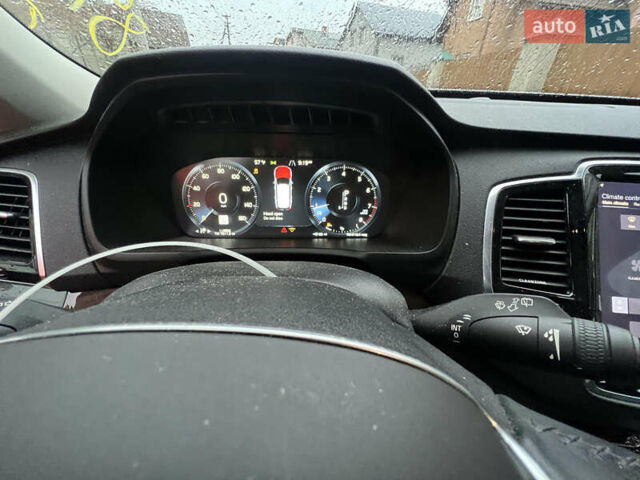 Вольво ХС90, объемом двигателя 2 л и пробегом 184 тыс. км за 16300 $, фото 4 на Automoto.ua