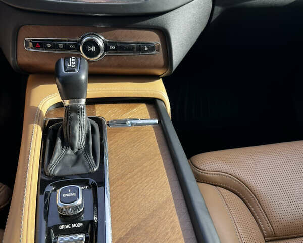 Вольво ХС90, об'ємом двигуна 1.97 л та пробігом 210 тис. км за 23300 $, фото 8 на Automoto.ua