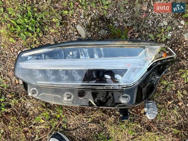 Вольво ХС90, объемом двигателя 1.97 л и пробегом 133 тыс. км за 18500 $, фото 23 на Automoto.ua