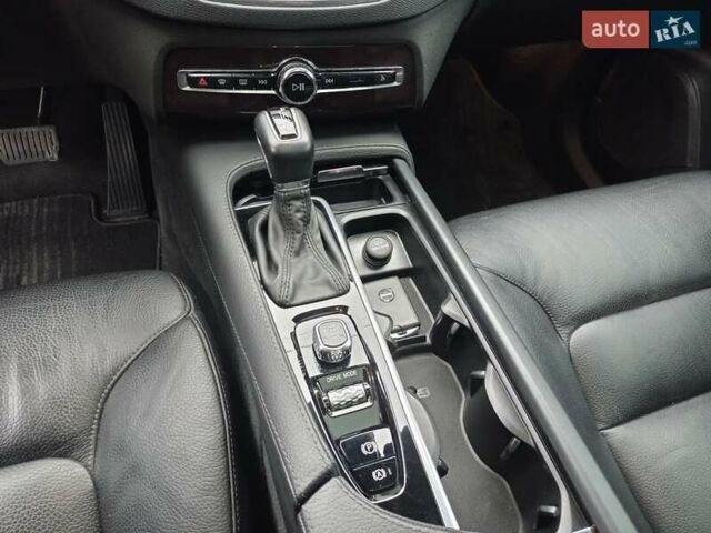 Вольво ХС90, объемом двигателя 2 л и пробегом 99 тыс. км за 29200 $, фото 23 на Automoto.ua
