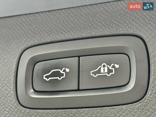 Вольво ХС90, объемом двигателя 2 л и пробегом 195 тыс. км за 28950 $, фото 18 на Automoto.ua