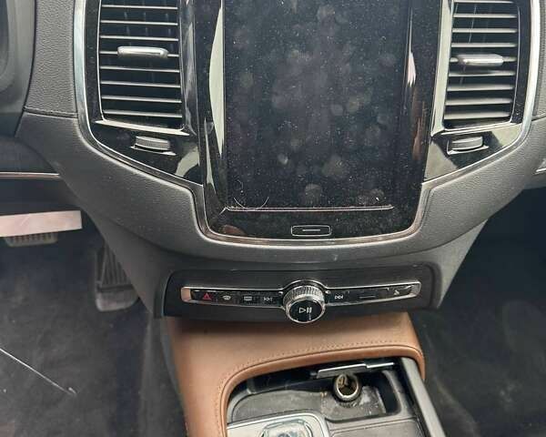 Вольво ХС90, объемом двигателя 0 л и пробегом 39 тыс. км за 27500 $, фото 15 на Automoto.ua