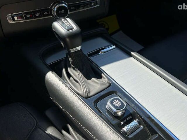 Вольво ХС90, объемом двигателя 2 л и пробегом 91 тыс. км за 37750 $, фото 19 на Automoto.ua