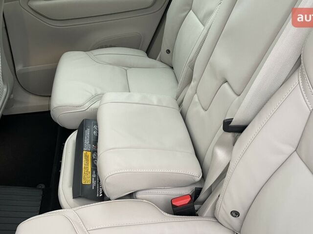 Вольво ХС90, об'ємом двигуна 1.97 л та пробігом 0 тис. км за 93353 $, фото 28 на Automoto.ua