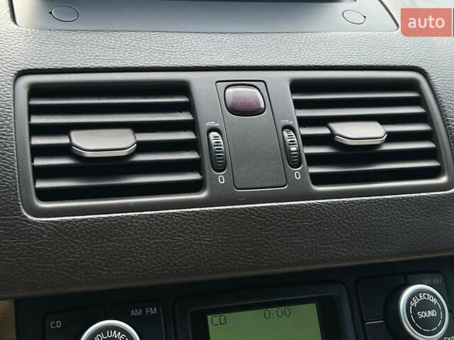Жовтий Вольво ХС90, об'ємом двигуна 3.19 л та пробігом 317 тис. км за 8900 $, фото 20 на Automoto.ua