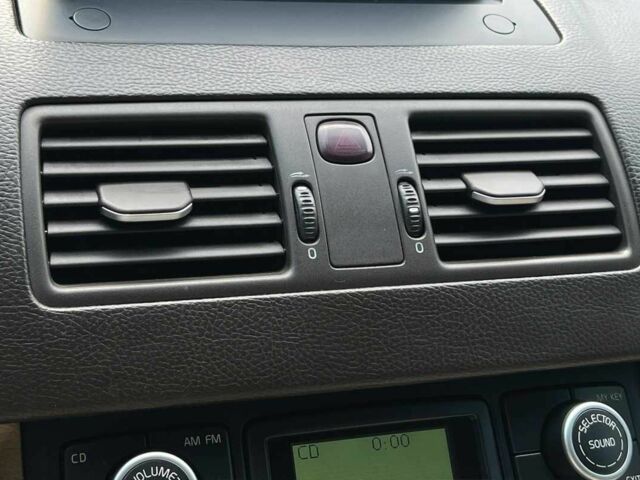 Желтый Вольво ХС90, объемом двигателя 3.2 л и пробегом 317 тыс. км за 8900 $, фото 20 на Automoto.ua