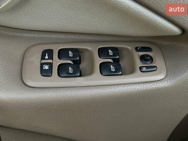 Жовтий Вольво ХС90, об'ємом двигуна 3.19 л та пробігом 317 тис. км за 8900 $, фото 23 на Automoto.ua