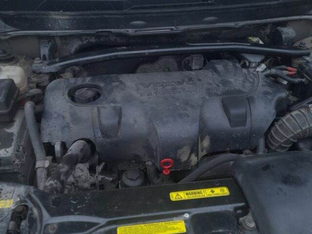 Серый Вольво ХС90, объемом двигателя 2.4 л и пробегом 350 тыс. км за 5292 $, фото 7 на Automoto.ua