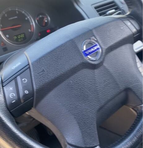 Сірий Вольво ХС90, об'ємом двигуна 2.4 л та пробігом 220 тис. км за 266 $, фото 6 на Automoto.ua