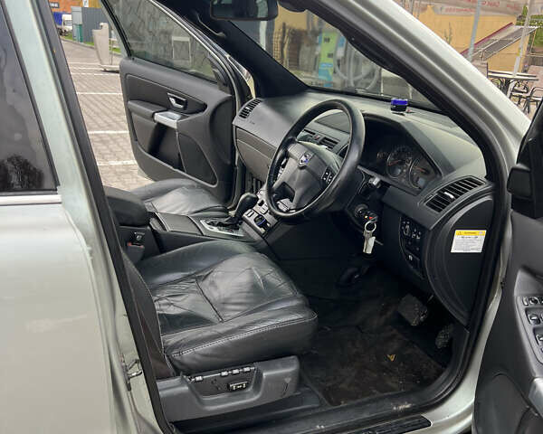 Серый Вольво ХС90, объемом двигателя 2.4 л и пробегом 250 тыс. км за 4200 $, фото 11 на Automoto.ua