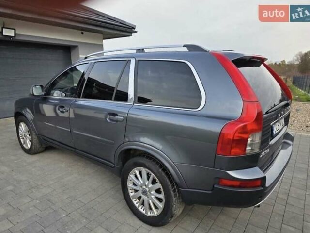 Серый Вольво ХС90, объемом двигателя 2.4 л и пробегом 273 тыс. км за 2650 $, фото 4 на Automoto.ua