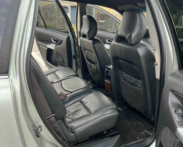 Серый Вольво ХС90, объемом двигателя 2.4 л и пробегом 250 тыс. км за 4200 $, фото 14 на Automoto.ua