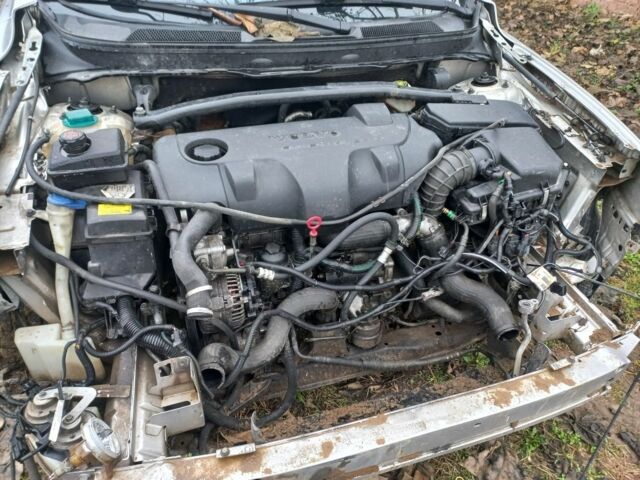 Серый Вольво ХС90, объемом двигателя 0 л и пробегом 350 тыс. км за 3132 $, фото 3 на Automoto.ua