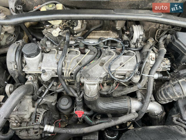 Серый Вольво ХС90, объемом двигателя 2.4 л и пробегом 250 тыс. км за 4200 $, фото 22 на Automoto.ua