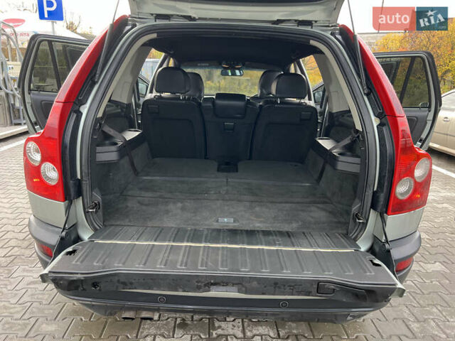 Серый Вольво ХС90, объемом двигателя 2.4 л и пробегом 250 тыс. км за 4200 $, фото 19 на Automoto.ua