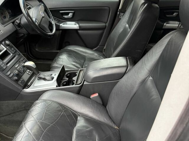 Сірий Вольво ХС90, об'ємом двигуна 2.4 л та пробігом 185 тис. км за 2900 $, фото 14 на Automoto.ua