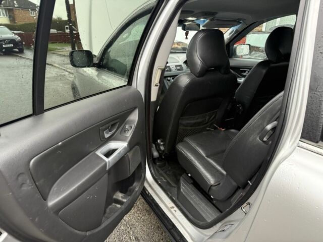 Сірий Вольво ХС90, об'ємом двигуна 2.4 л та пробігом 185 тис. км за 2900 $, фото 12 на Automoto.ua