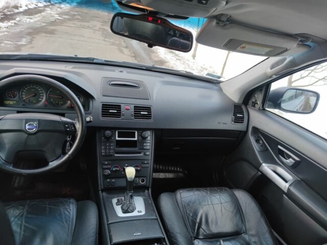 Серый Вольво ХС90, объемом двигателя 2.4 л и пробегом 275 тыс. км за 4200 $, фото 13 на Automoto.ua