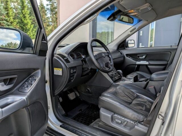 Серый Вольво ХС90, объемом двигателя 2.4 л и пробегом 216 тыс. км за 3600 $, фото 5 на Automoto.ua