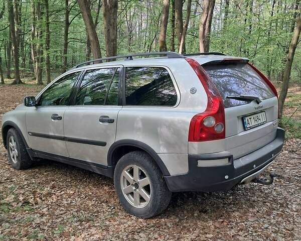 Серый Вольво ХС90, объемом двигателя 2.4 л и пробегом 320 тыс. км за 9400 $, фото 3 на Automoto.ua