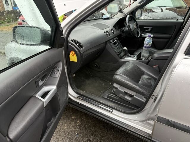 Сірий Вольво ХС90, об'ємом двигуна 2.4 л та пробігом 185 тис. км за 2900 $, фото 15 на Automoto.ua