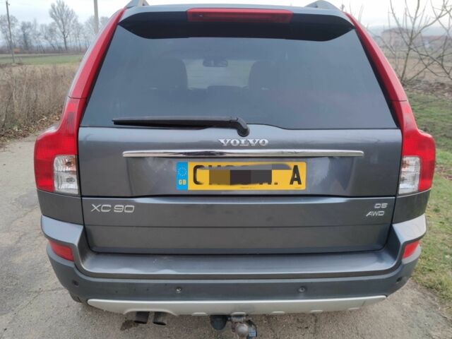 Серый Вольво ХС90, объемом двигателя 2.4 л и пробегом 195 тыс. км за 3800 $, фото 10 на Automoto.ua