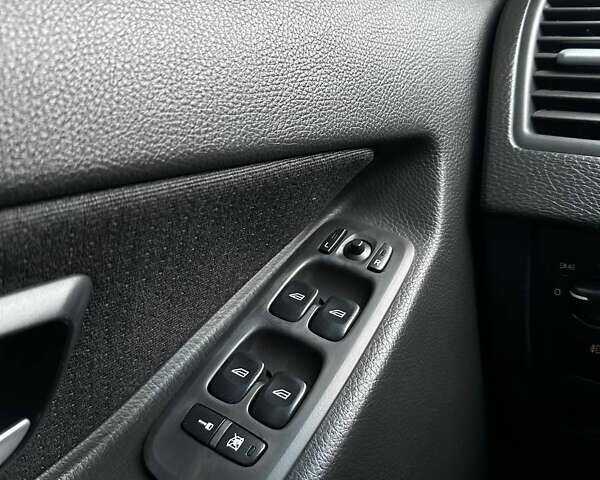 Серый Вольво ХС90, объемом двигателя 2.4 л и пробегом 311 тыс. км за 10490 $, фото 15 на Automoto.ua