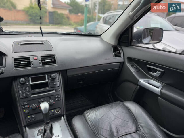 Серый Вольво ХС90, объемом двигателя 2.4 л и пробегом 280 тыс. км за 7200 $, фото 15 на Automoto.ua