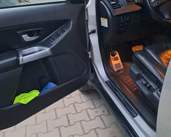 Серый Вольво ХС90, объемом двигателя 2.5 л и пробегом 439 тыс. км за 8200 $, фото 17 на Automoto.ua