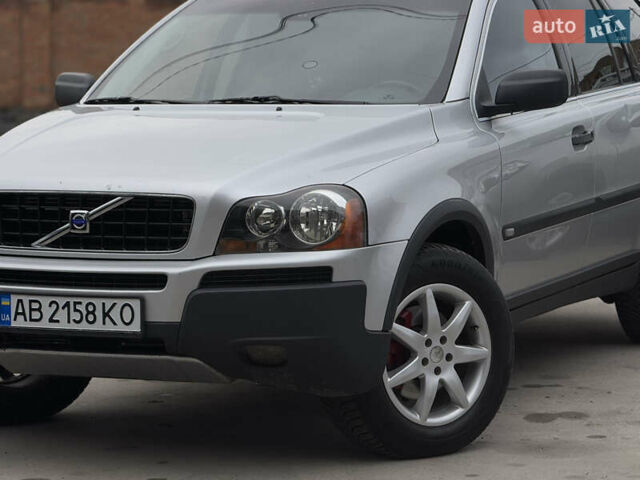 Серый Вольво ХС90, объемом двигателя 2.4 л и пробегом 280 тыс. км за 7200 $, фото 1 на Automoto.ua