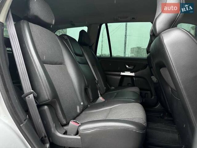 Серый Вольво ХС90, объемом двигателя 2.4 л и пробегом 311 тыс. км за 10490 $, фото 10 на Automoto.ua