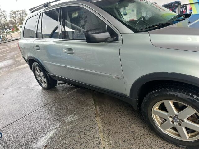 Серый Вольво ХС90, объемом двигателя 2.4 л и пробегом 351 тыс. км за 5100 $, фото 3 на Automoto.ua