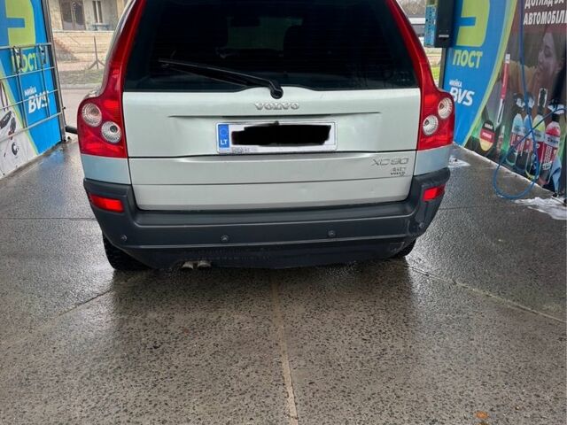 Серый Вольво ХС90, объемом двигателя 2.4 л и пробегом 350 тыс. км за 4800 $, фото 1 на Automoto.ua