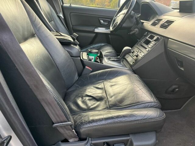 Серый Вольво ХС90, объемом двигателя 0 л и пробегом 400 тыс. км за 4900 $, фото 4 на Automoto.ua