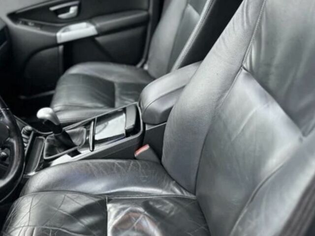 Серый Вольво ХС90, объемом двигателя 2.4 л и пробегом 249 тыс. км за 2610 $, фото 9 на Automoto.ua