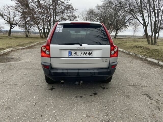 Серый Вольво ХС90, объемом двигателя 2.4 л и пробегом 290 тыс. км за 5250 $, фото 3 на Automoto.ua