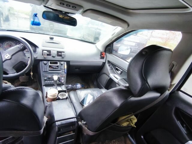 Сірий Вольво ХС90, об'ємом двигуна 2.4 л та пробігом 247 тис. км за 4271 $, фото 7 на Automoto.ua