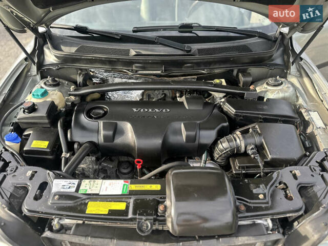 Сірий Вольво ХС90, об'ємом двигуна 2.4 л та пробігом 185 тис. км за 9200 $, фото 28 на Automoto.ua