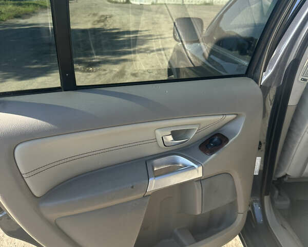 Сірий Вольво ХС90, об'ємом двигуна 2.9 л та пробігом 296 тис. км за 7500 $, фото 12 на Automoto.ua