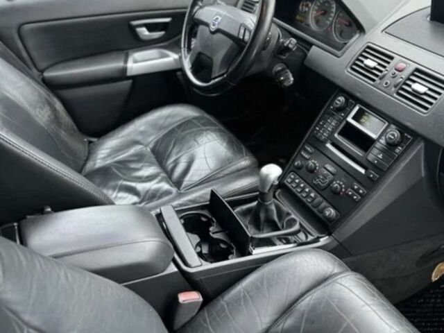 Серый Вольво ХС90, объемом двигателя 2.4 л и пробегом 249 тыс. км за 2610 $, фото 11 на Automoto.ua