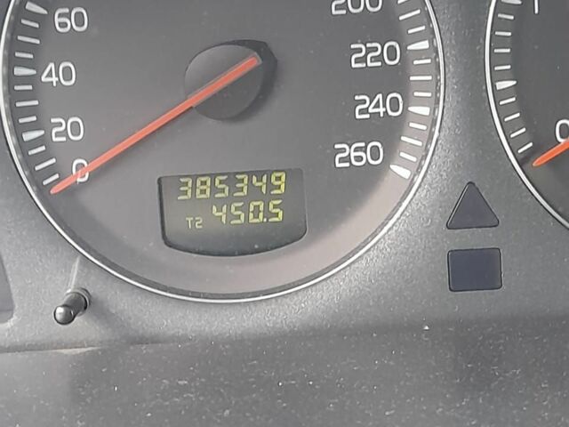 Серый Вольво ХС90, объемом двигателя 2.4 л и пробегом 385 тыс. км за 7000 $, фото 7 на Automoto.ua