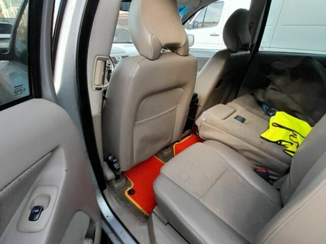 Серый Вольво ХС90, объемом двигателя 2.4 л и пробегом 385 тыс. км за 7000 $, фото 6 на Automoto.ua