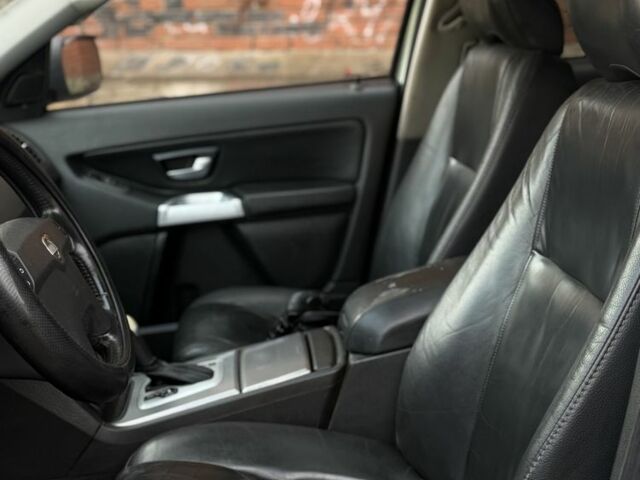 Сірий Вольво ХС90, об'ємом двигуна 2.4 л та пробігом 245 тис. км за 5900 $, фото 10 на Automoto.ua