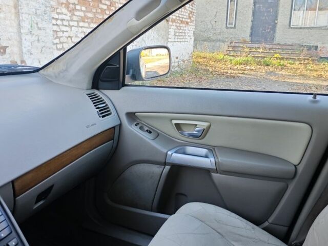 Сірий Вольво ХС90, об'ємом двигуна 2.4 л та пробігом 372 тис. км за 4800 $, фото 8 на Automoto.ua